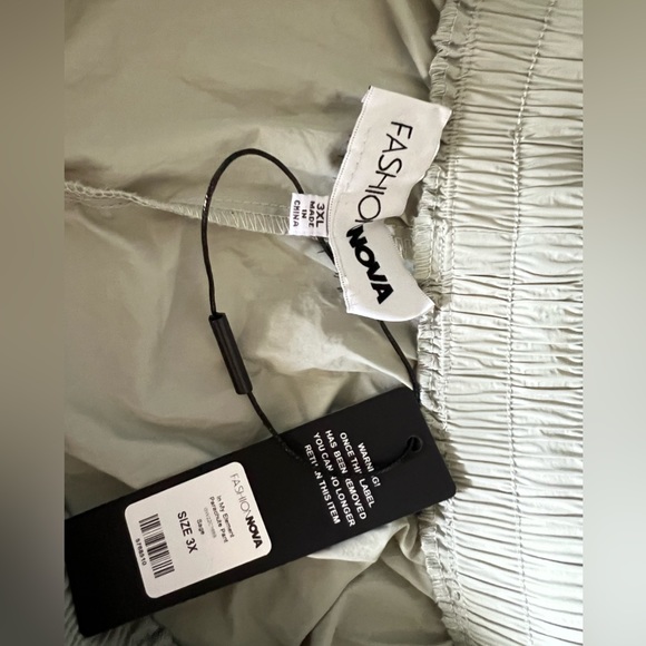 Brand new fashion nova parachute pants size 3x - Picture 8 of 8